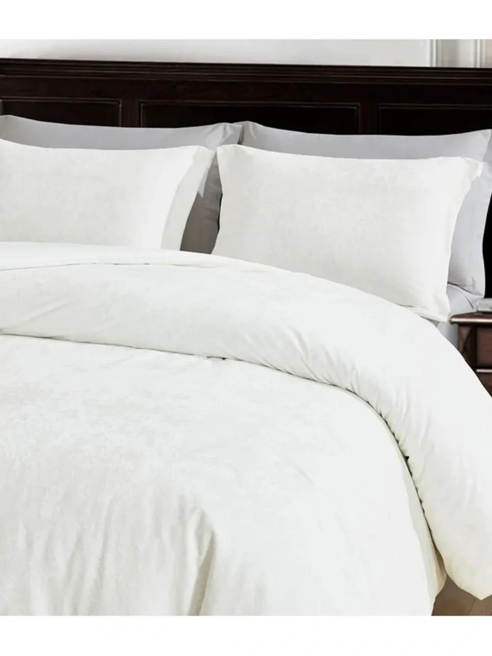 Classic White velvet 3 piece queen Comforter Set